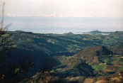 Vue vers le Nord-Ouest. Regarder bien, on voit le Mont-Blanc tout au fond