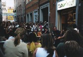 Celle-l c'est l'intru. C'est pendant le festival de musique.
